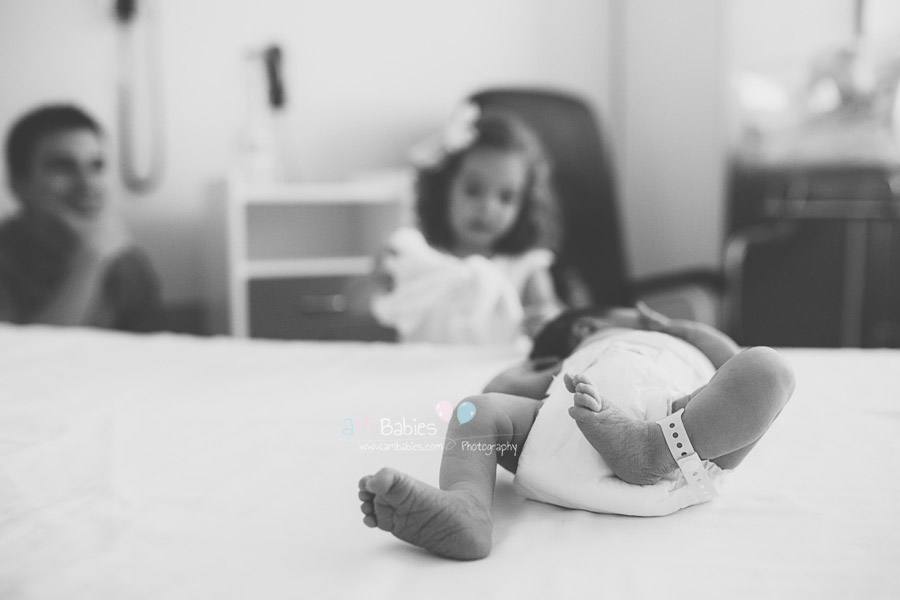 Fotografía recién nacido en hospital Madrid. Hospital Newborn photography Madrid,